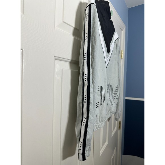 PINK Victoria's Secret Black Logo Zip Windbreaker Jacket Black White Gray XS - Picture 10 of 16